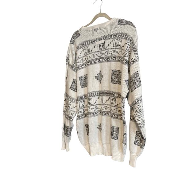 Vintage White Gray Pullover Abstract Grecian Pattern Acrylic Sweater Size Medium - Picture 4 of 16